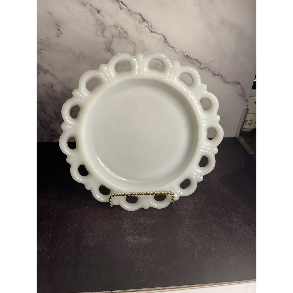 Anchor Hocking Vintage Scalloped Lace Edge Milk Glass 8" Dish